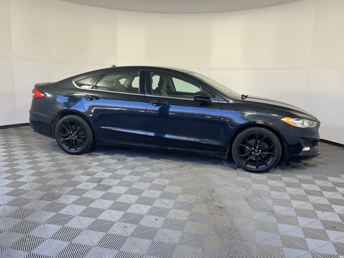 Used 2020 Ford Fusion SE w/ Equipment Group 151A image 6