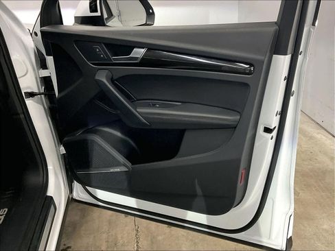 Used 2020 Audi Q5 Prestige w/ Prestige Package AWD/4WD image 26