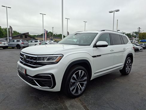 Certified 2022 Volkswagen Atlas SEL Premium AWD/4WD image 3