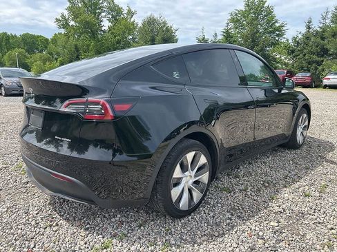 Used 2023 Tesla Model Y Long Range AWD/4WD image 4