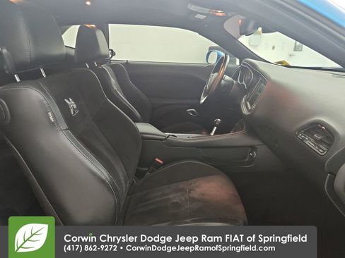 Used 2016 Dodge Challenger R/T Scat Pack w/ Leather Interior Group RWD image 31