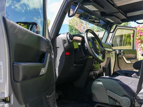 Used 2016 Jeep Wrangler Unlimited Rubicon image 20