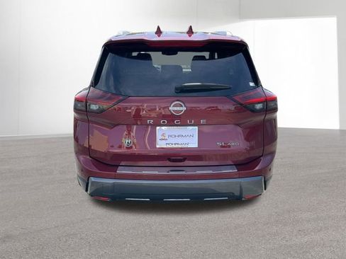 Used 2025 Nissan Rogue SL w/ Tech Package AWD/4WD image 6