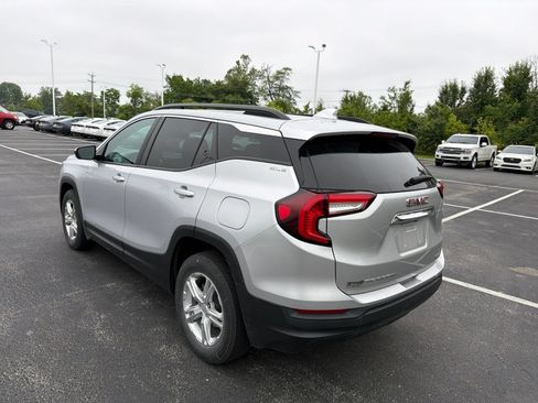 Used 2022 GMC Terrain SLE w/ Driver Convenience Package AWD/4WD image 5