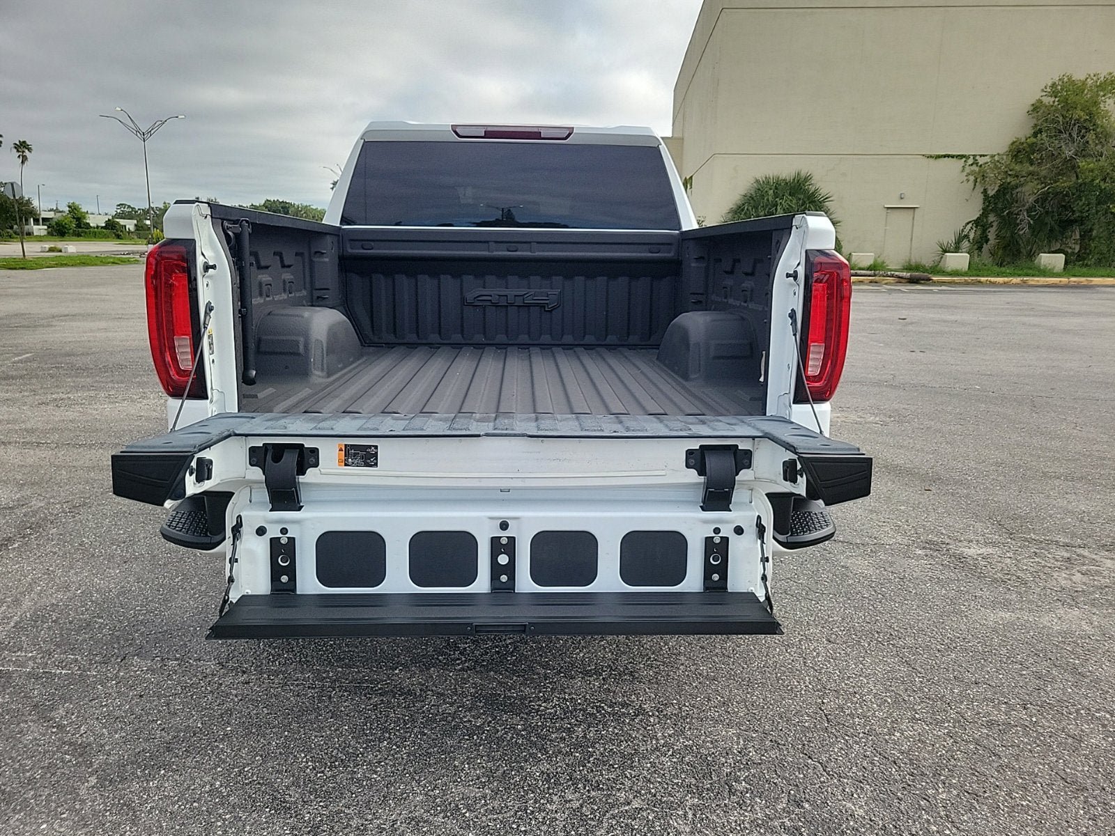 Certified 2021 GMC Sierra 1500 AT4 AWD/4WD image 7