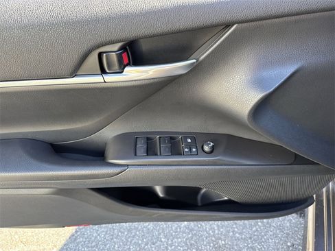 Used 2023 Toyota Camry SE image 41