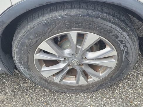 Used 2018 Nissan Murano SV w/ Cargo Package FWD image 16