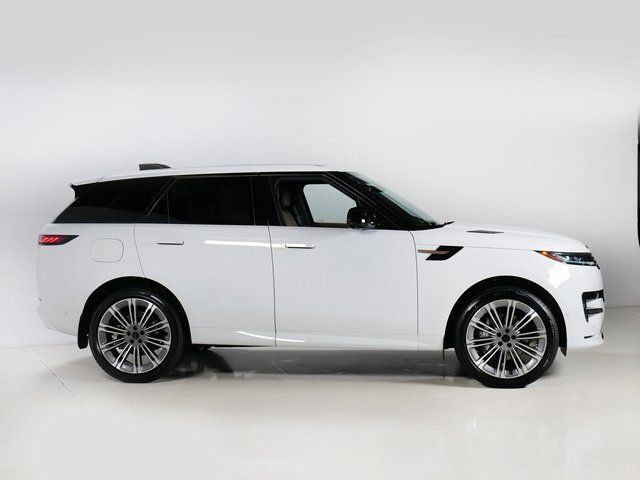 New 2026 Land Rover Range Rover Sport Dynamic SE AWD/4WD image 31