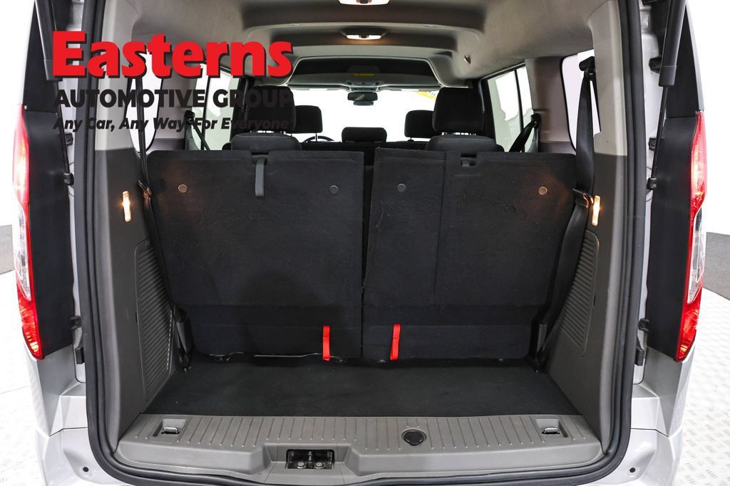 Used 2021 Ford Transit Connect XLT FWD image 9