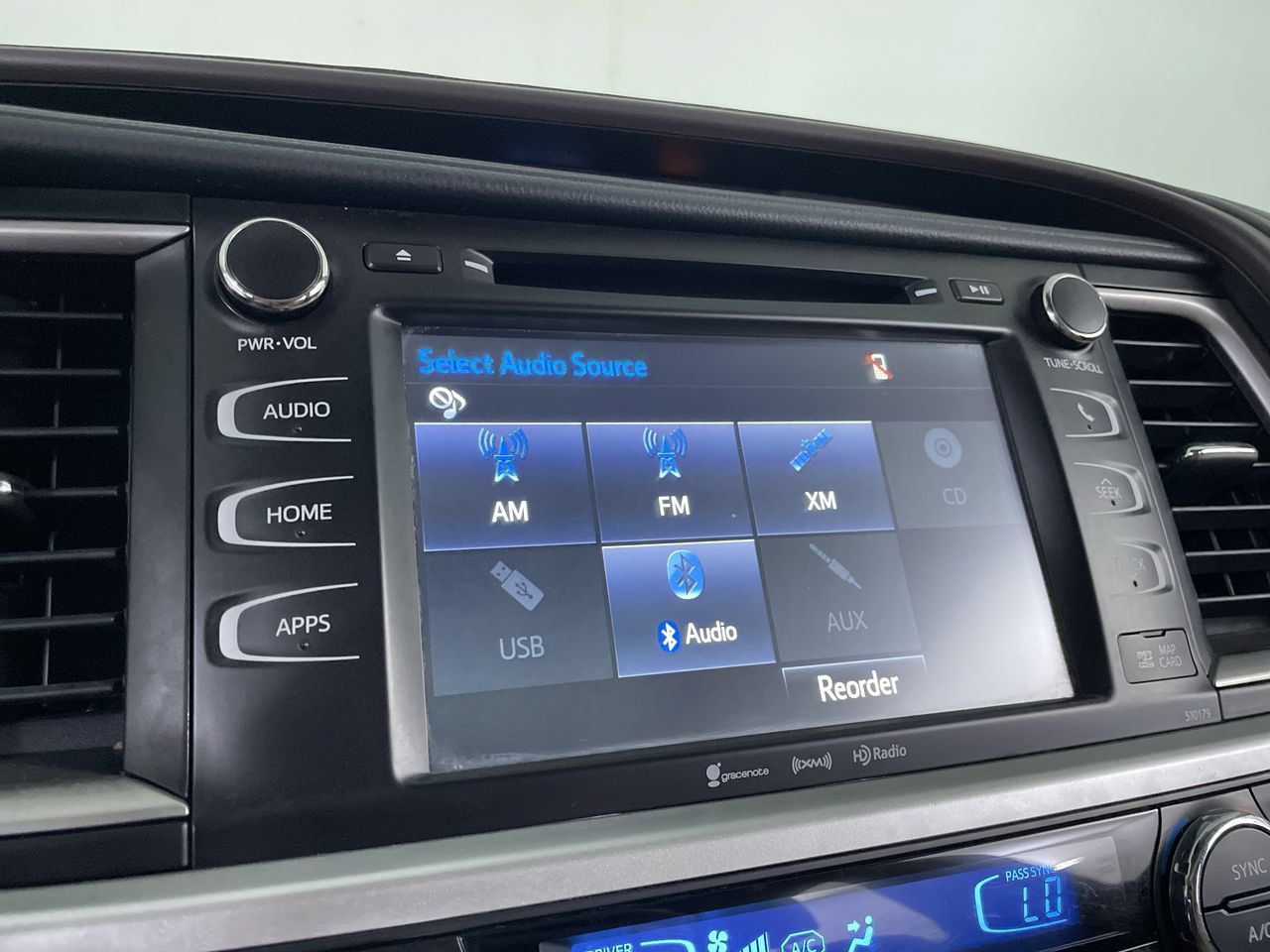 Used 2017 Toyota Highlander XLE AWD/4WD image 15