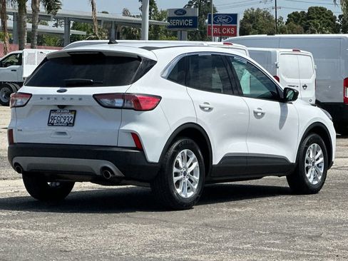 Certified 2022 Ford Escape SE FWD image 3