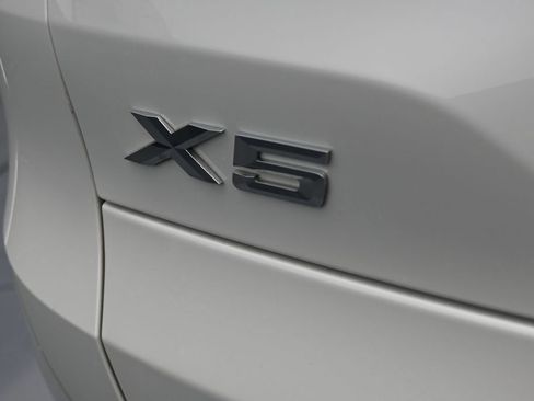 Used 2023 BMW X5 xDrive40i w/ Premium Package AWD/4WD image 39