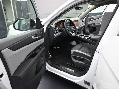 New 2026 Volkswagen Atlas Peak Edition AWD/4WD image 39