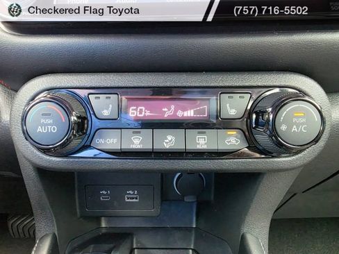 Used 2024 Nissan Kicks SR w/ SR Premium Package FWD image 33