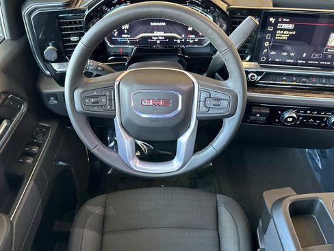 Certified 2025 GMC Sierra 1500 Elevation image 15