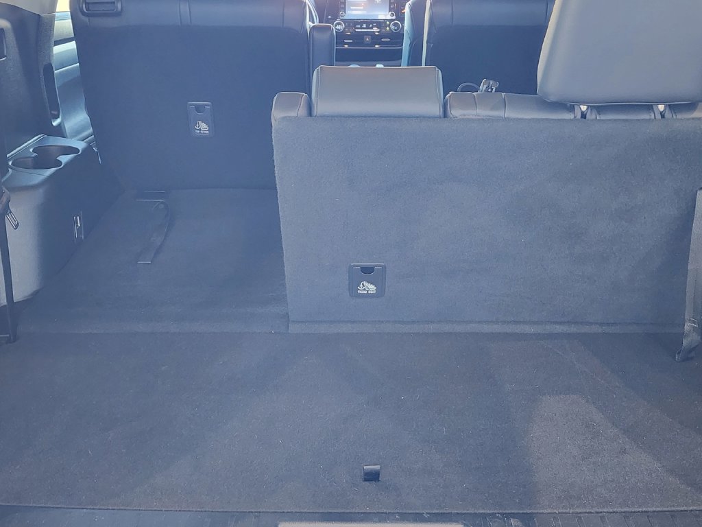 Used 2020 Toyota Highlander XLE FWD image 10