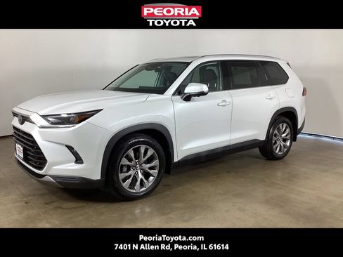 Used 2024 Toyota Grand Highlander AWD image 1