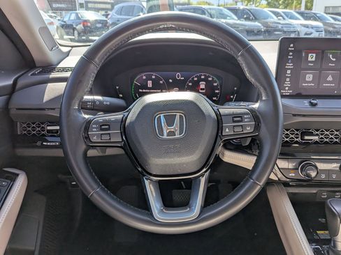 Used 2023 Honda Accord Touring image 19