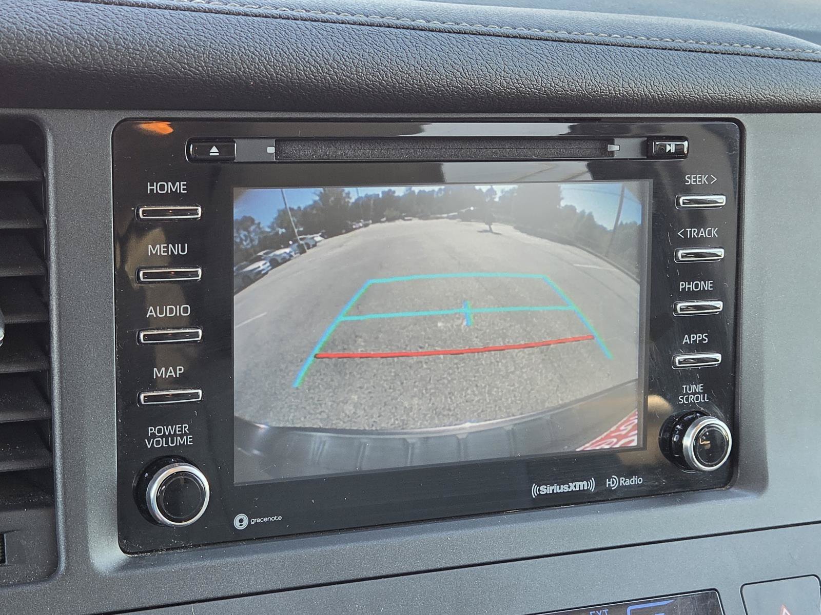 Used 2020 Toyota Sienna XLE FWD image 19