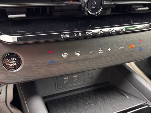 Used 2025 Nissan Murano SV AWD/4WD image 21