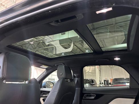 Used 2017 Jaguar F-PACE R-Sport image 13