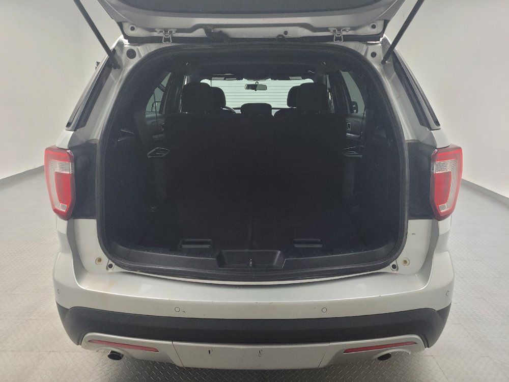 Used 2017 Ford Explorer XLT AWD/4WD image 29