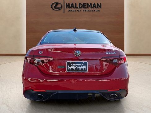 Used 2018 Alfa Romeo Giulia AWD image 5