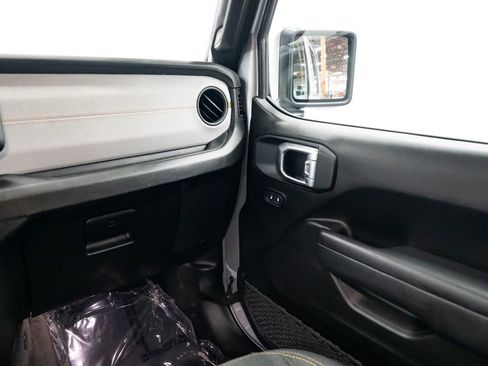 Used 2024 Jeep Wrangler Unlimited image 10