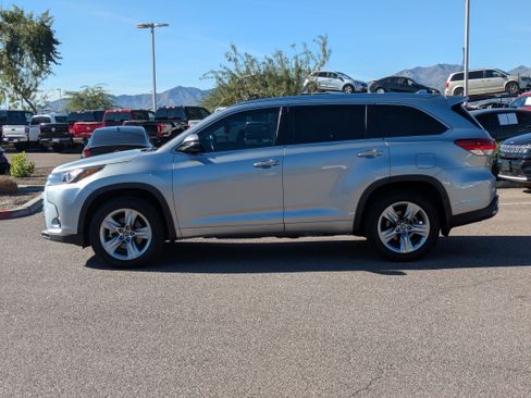 Used 2017 Toyota Highlander Limited image 6