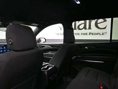 Used 2024 Chevrolet Traverse LS w/ Midnight/Sport Edition image 25