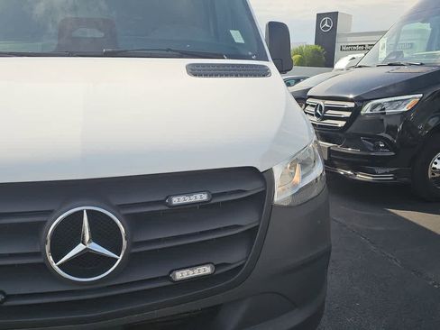 Used 2025 Mercedes-Benz Sprinter 2500 image 5