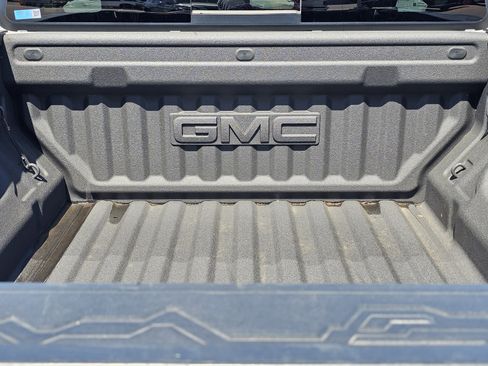 Used 2025 GMC Canyon Elevation w/ Technology Package RWD image 12