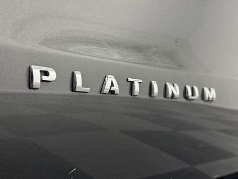 Used 2020 Ford Expedition Platinum image 17