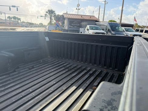 Used 2017 Toyota Tacoma SR5 w/ Tow Package RWD image 13
