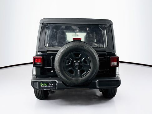 Used 2018 Jeep Wrangler Unlimited Sport AWD/4WD image 7