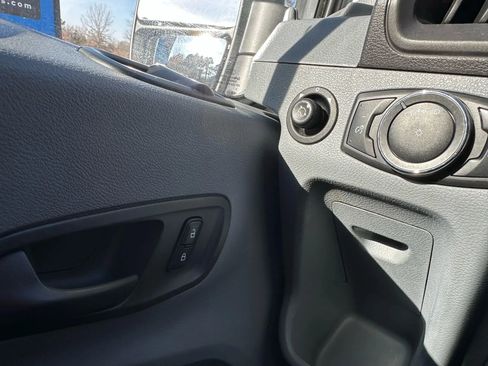 Used 2016 Ford Transit 350 XL image 31
