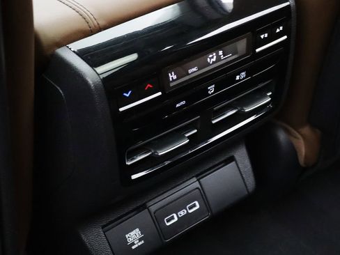 Used 2023 Acura MDX SH-AWD w/ Technology Package image 9