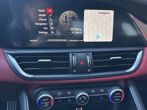 Used 2019 Alfa Romeo Giulia Quadrifoglio w/ Driver Assist Dynamic Package image 12