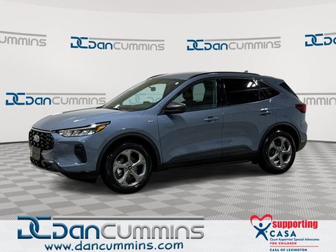 Used 2025 Ford Escape ST-Line FWD image 1