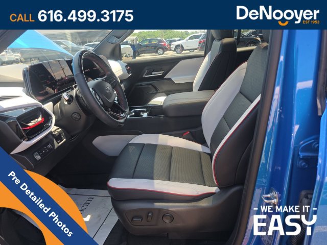Used 2025 Chevrolet Silverado EV RST AWD/4WD image 10