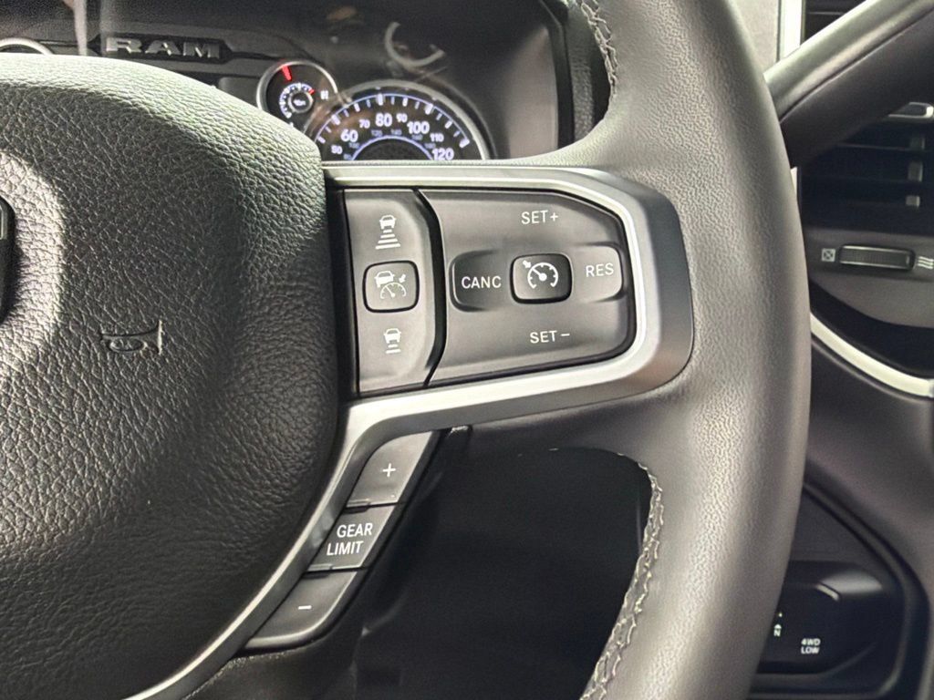 Used 2025 RAM 2500 Big Horn AWD/4WD image 27
