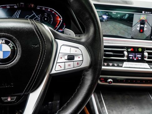 Used 2022 BMW X7 xDrive40i w/ Premium Package image 32