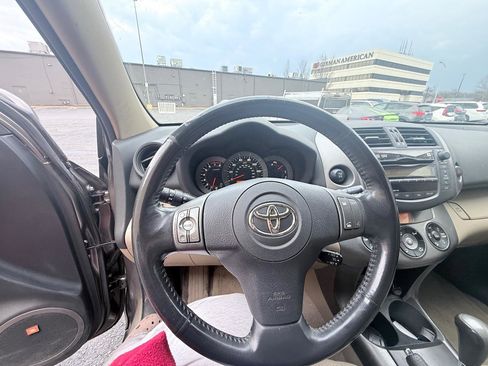 Used 2010 Toyota RAV4 Limited image 13