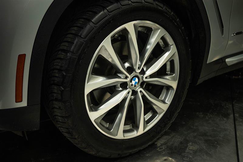 Used 2018 BMW X3 xDrive30i AWD/4WD image 3