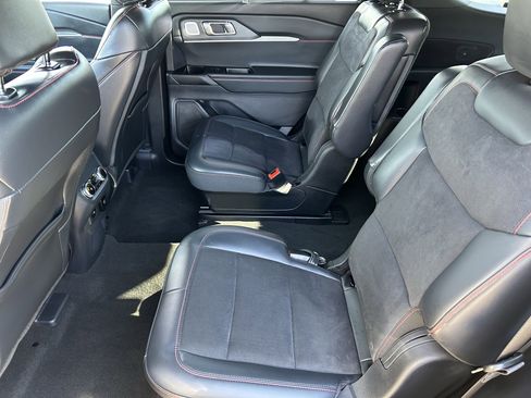 Used 2025 Ford Explorer ST image 16