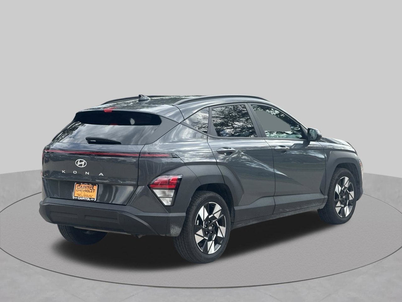 Used 2025 Hyundai Kona SEL FWD image 5