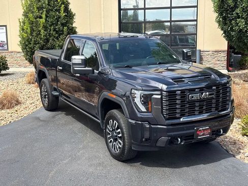 Used 2024 GMC Sierra 2500 Denali Ultimate w/ Max Trailering Package AWD/4WD image 5