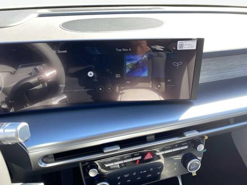 New 2026 Hyundai Ioniq 9 SEL w/ Tow & Go Package AWD/4WD image 16