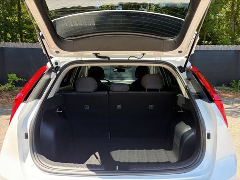 Used 2026 Kia Niro LX FWD image 29