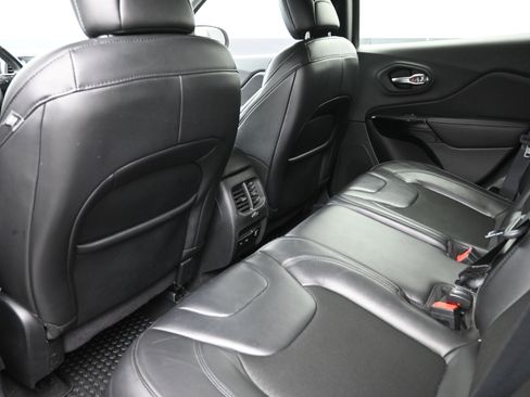 Used 2020 Jeep Cherokee Latitude Plus FWD image 22